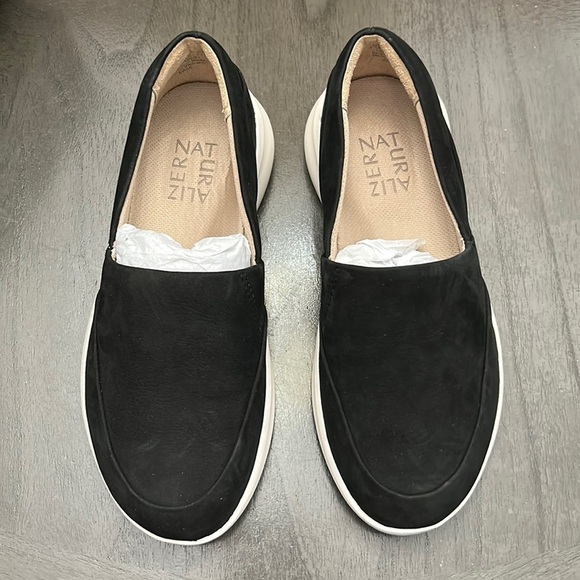 Naturalizer Slip-On Leather Sneakers - Ease NBCK - Picture 4 of 11